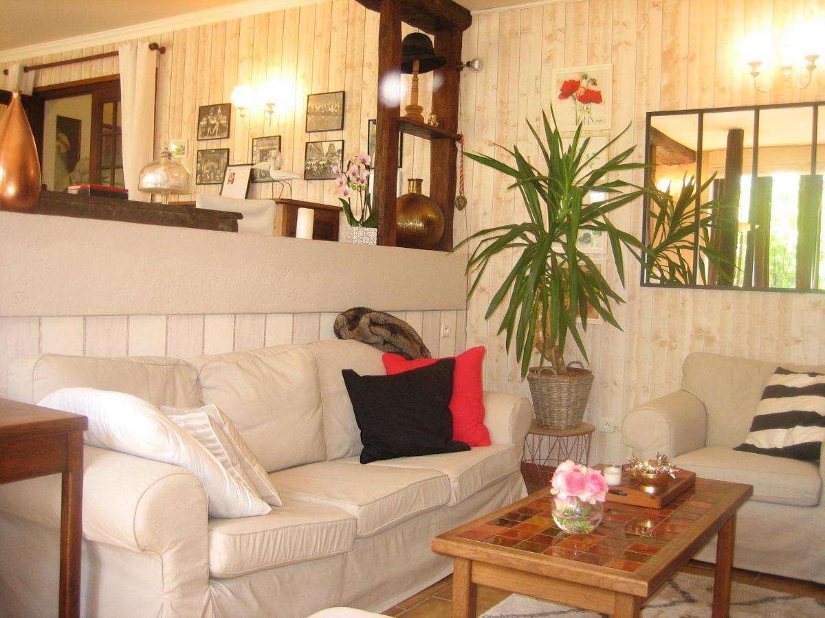 Bed and Breakfast Les Pierres Blanches Bonneuil-Matours Exteriér fotografie