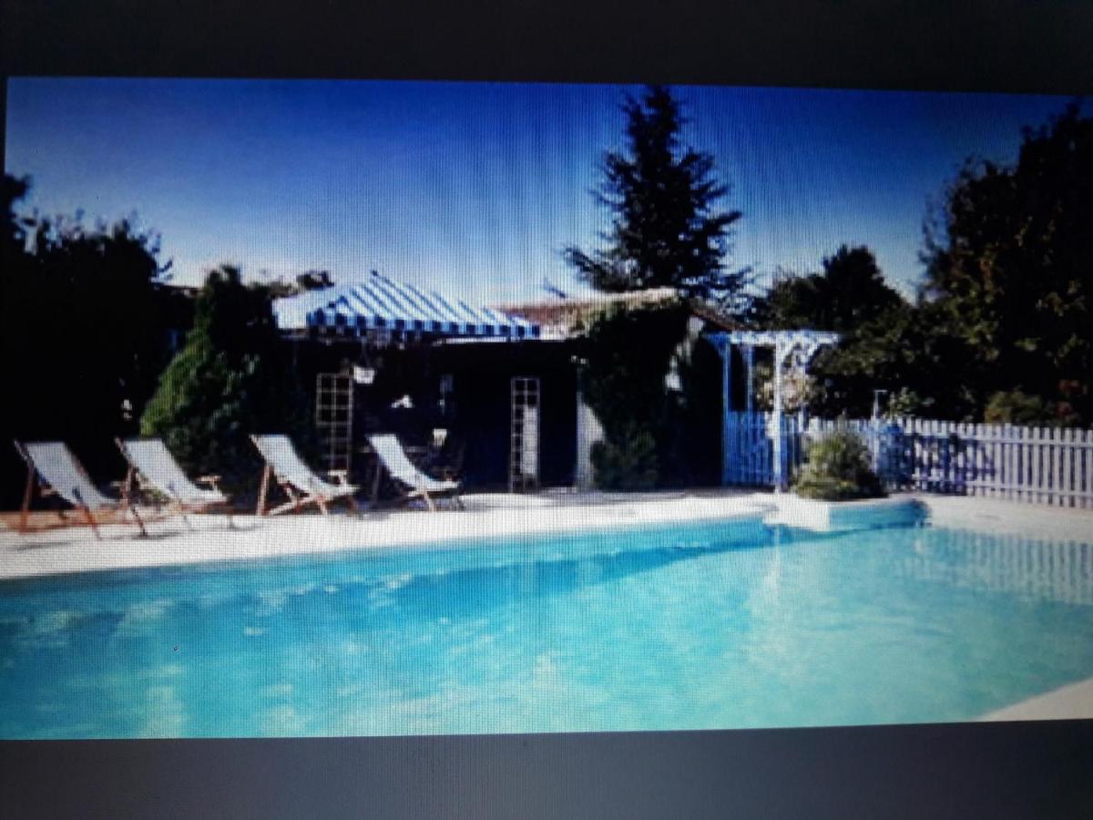 Bed and Breakfast Les Pierres Blanches Bonneuil-Matours Exteriér fotografie