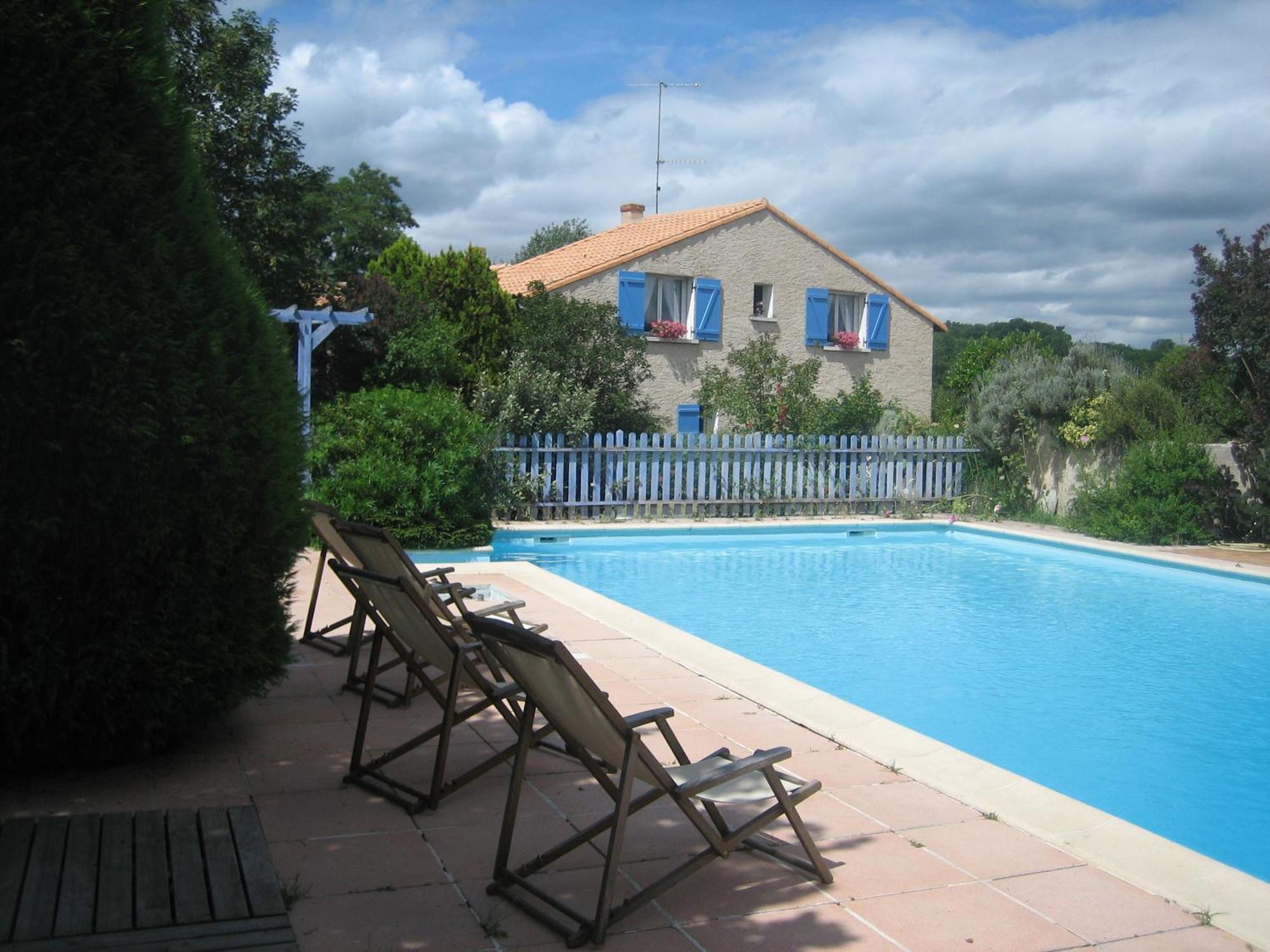 Bed and Breakfast Les Pierres Blanches Bonneuil-Matours Exteriér fotografie